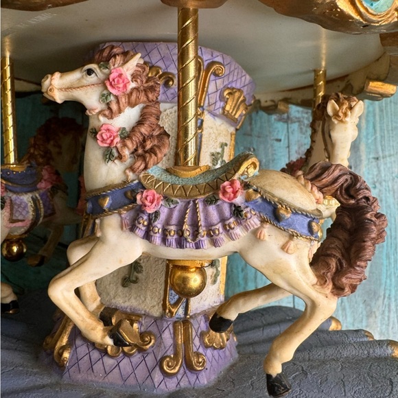 Vintage Carlton Cards Horses Carousel Not Musical Not Working - Picture 13 of 16